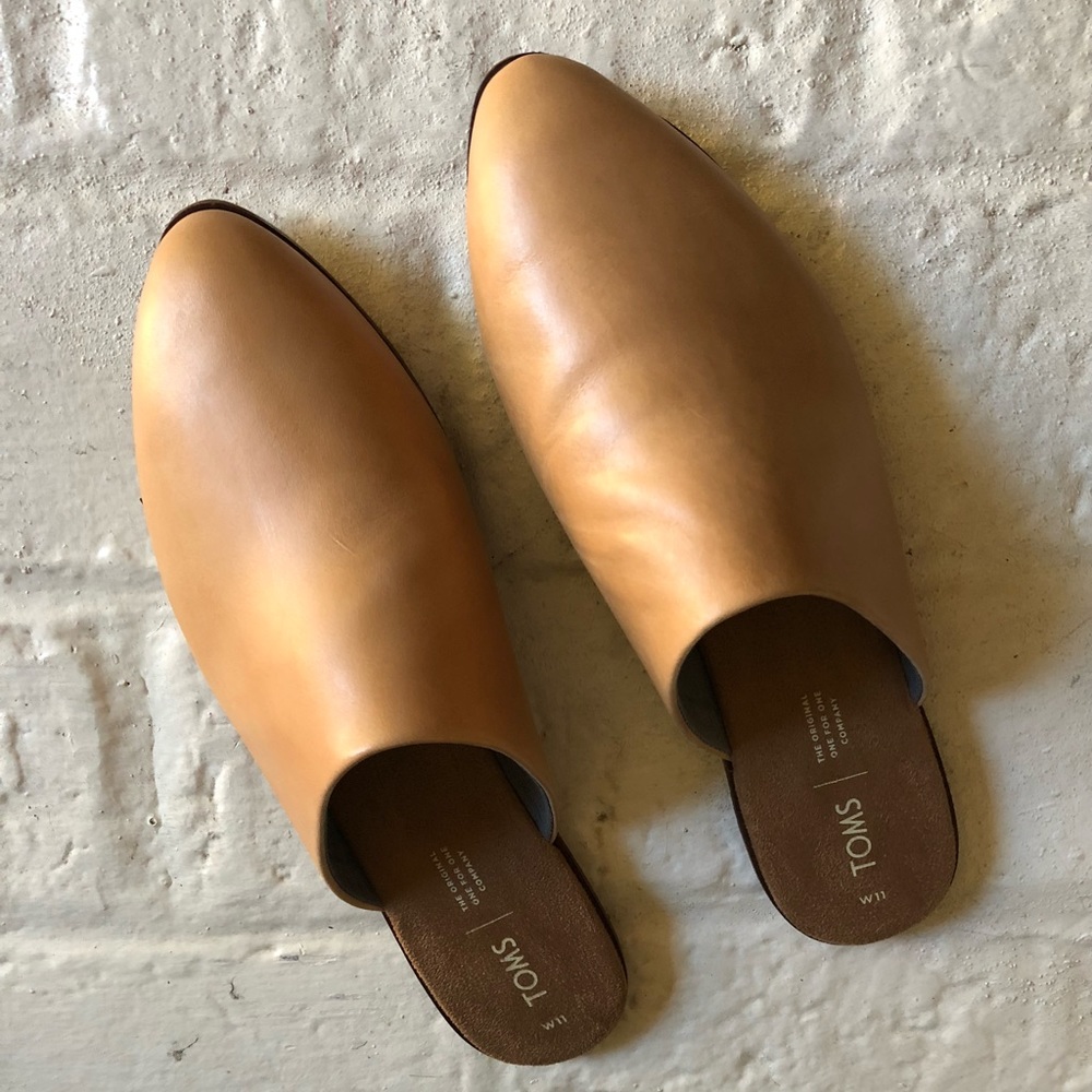 NWOT - TOMS Honey Leather Jutti Mule - Size 11